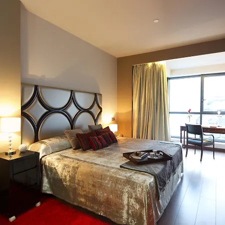 Hotell Silken Axis 4*