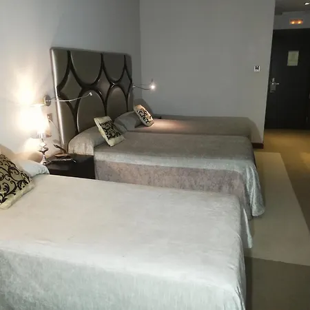 Hotel Silken Axis 4*