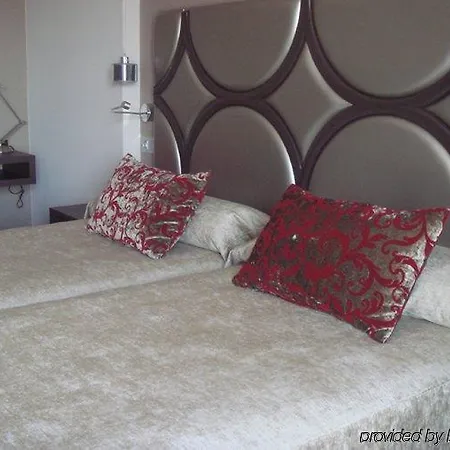 Silken Axis Hotel 4*