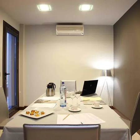 Silken Axis Hotel 4*