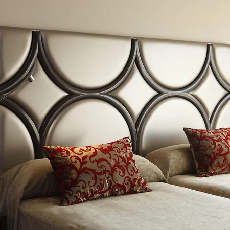 Silken Axis Hotel 4*