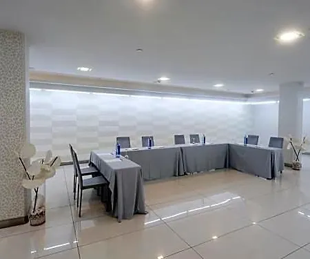 Silken Axis 4* Βίγκο