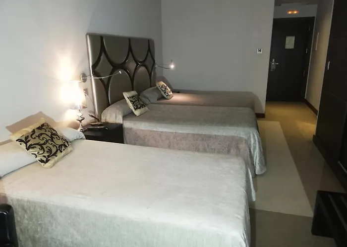 Szálloda Silken Axis 4*