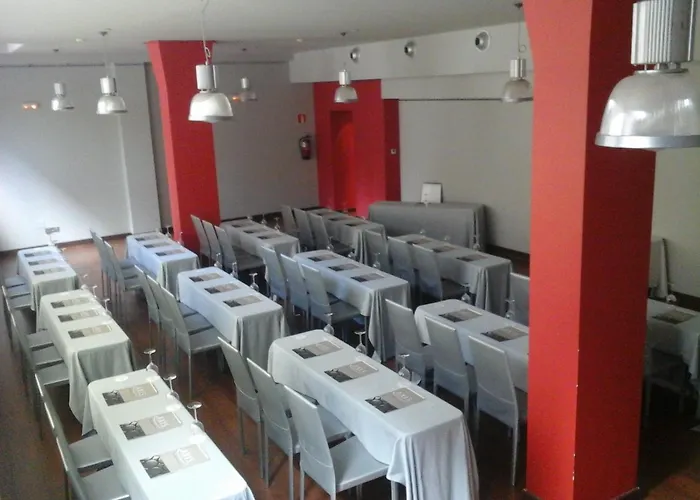 Silken Axis Szálloda 4*