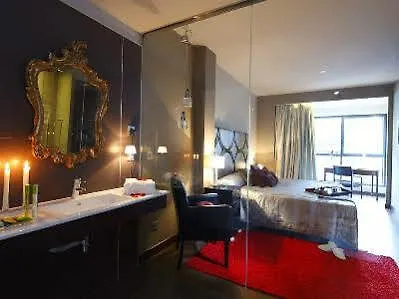 Silken Axis Szálloda 4*